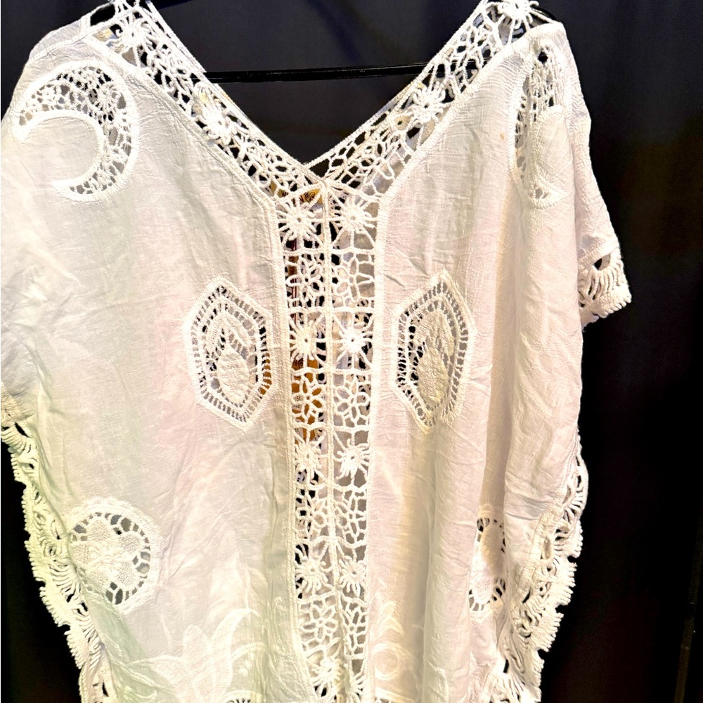 NWT Women's Top On Size Fits Most